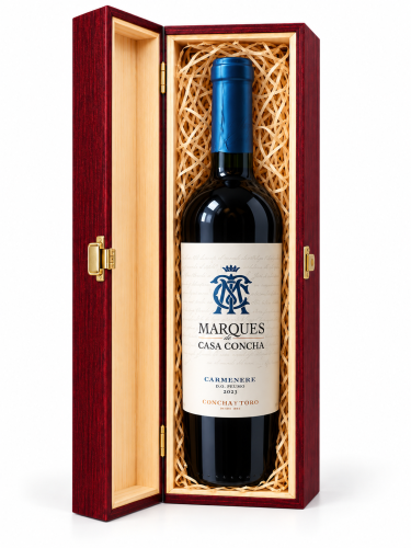 Marques de Casa Concha Carmenere 14% 0,75 CW w skrzynce drewnianej na prezent (2).png