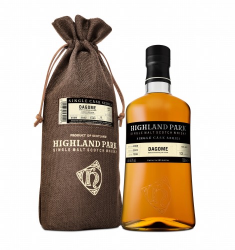 X0669_HP_Single Cask Visuals_#7209_bottle+bag_LR.jpg